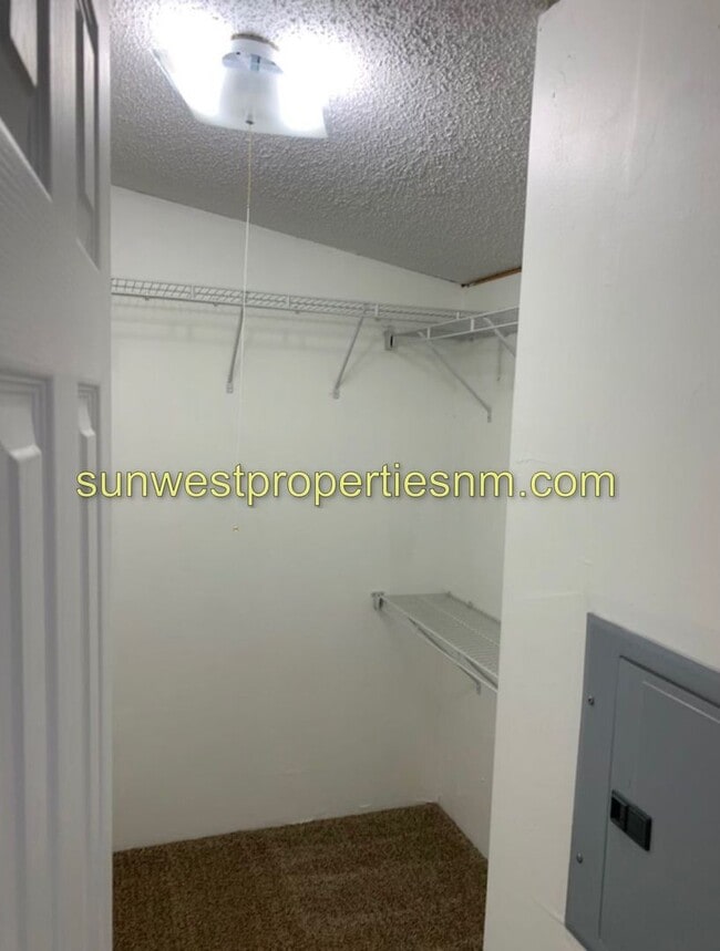 Building Photo - 3 Bedroom, 2 Bathroom Mobile Home