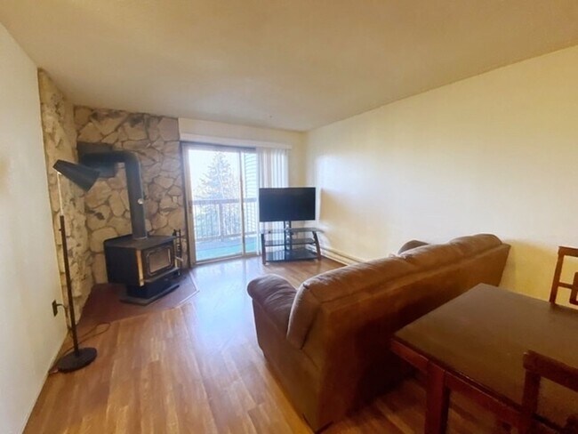 Building Photo - 4660 Reka Dr