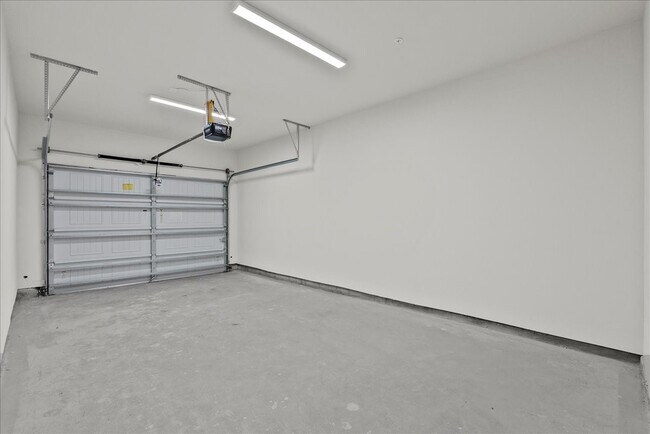 Building Photo - 540 Hobbs Rd