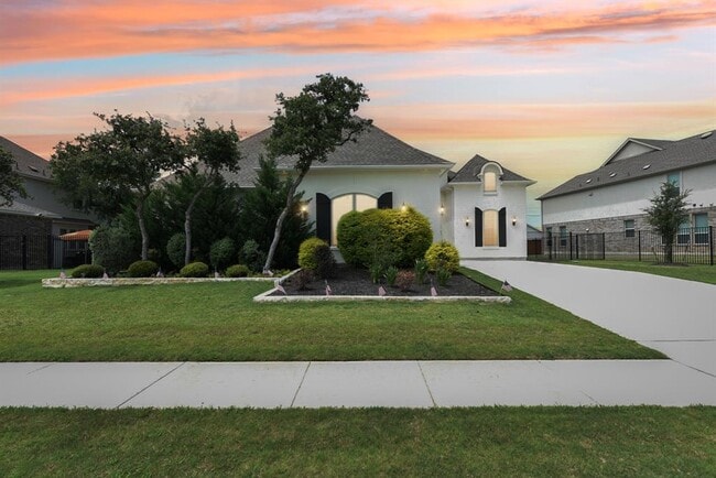 Primary Photo - 1104 Scenic Oaks Dr