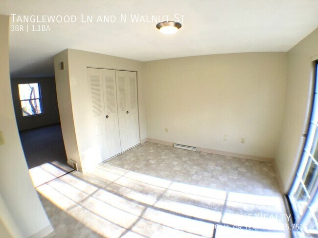 Building Photo - 410 Tanglewood Ln