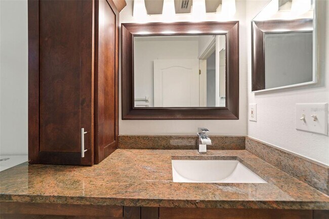 Building Photo - 24407 Rolling View Ct