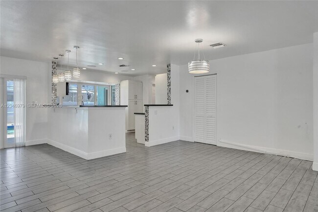Building Photo - 9240 SW 54th St