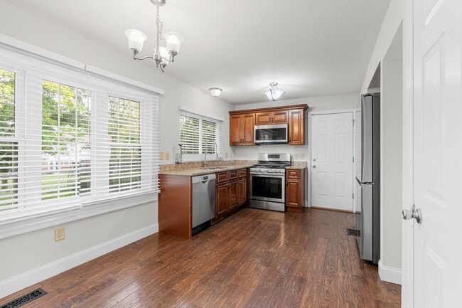 Building Photo - Spacious 4-Bed, 3-Bath Family Home