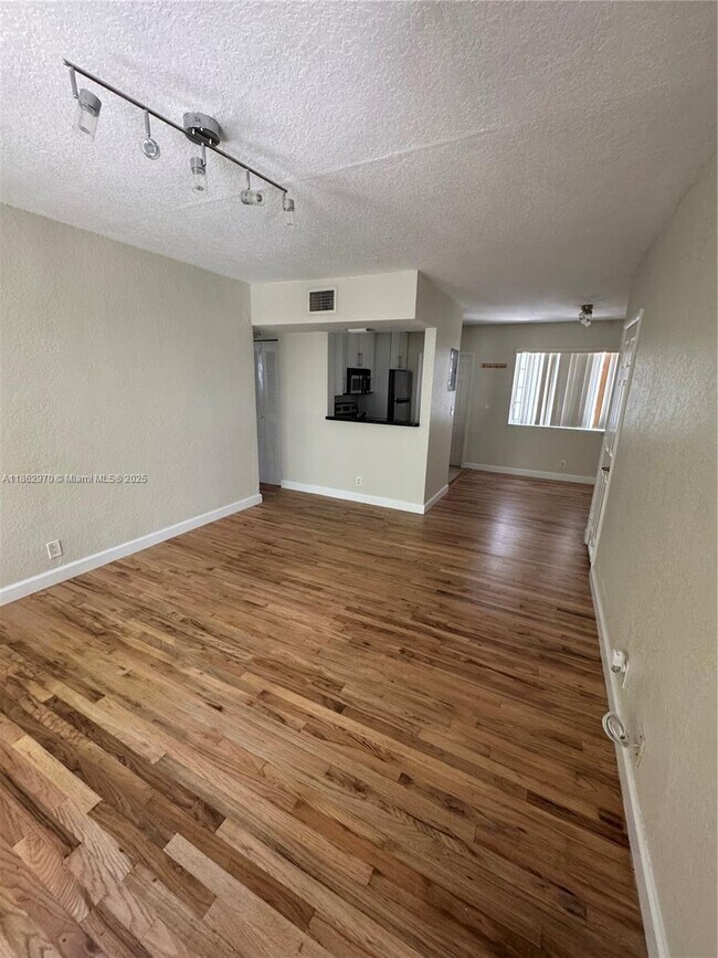 Building Photo - 350 84th St