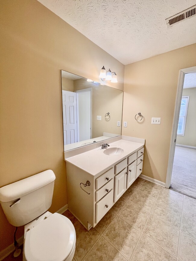 Building Photo - 525 Northwynd Cir