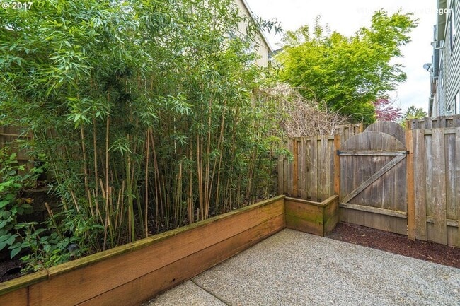 Building Photo - 1407 SW 175th Ave