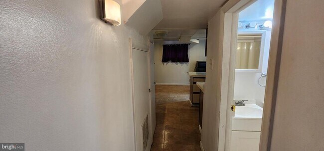 Building Photo - 300 Maiden Choice Ln