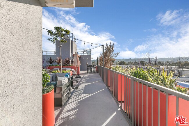 Building Photo - 3567 Chesapeake Ave