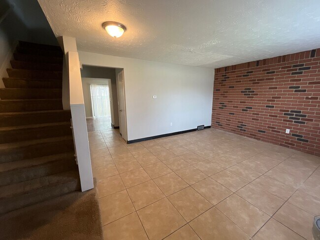 Building Photo - 1851-1853-1853 Lake Club Dr