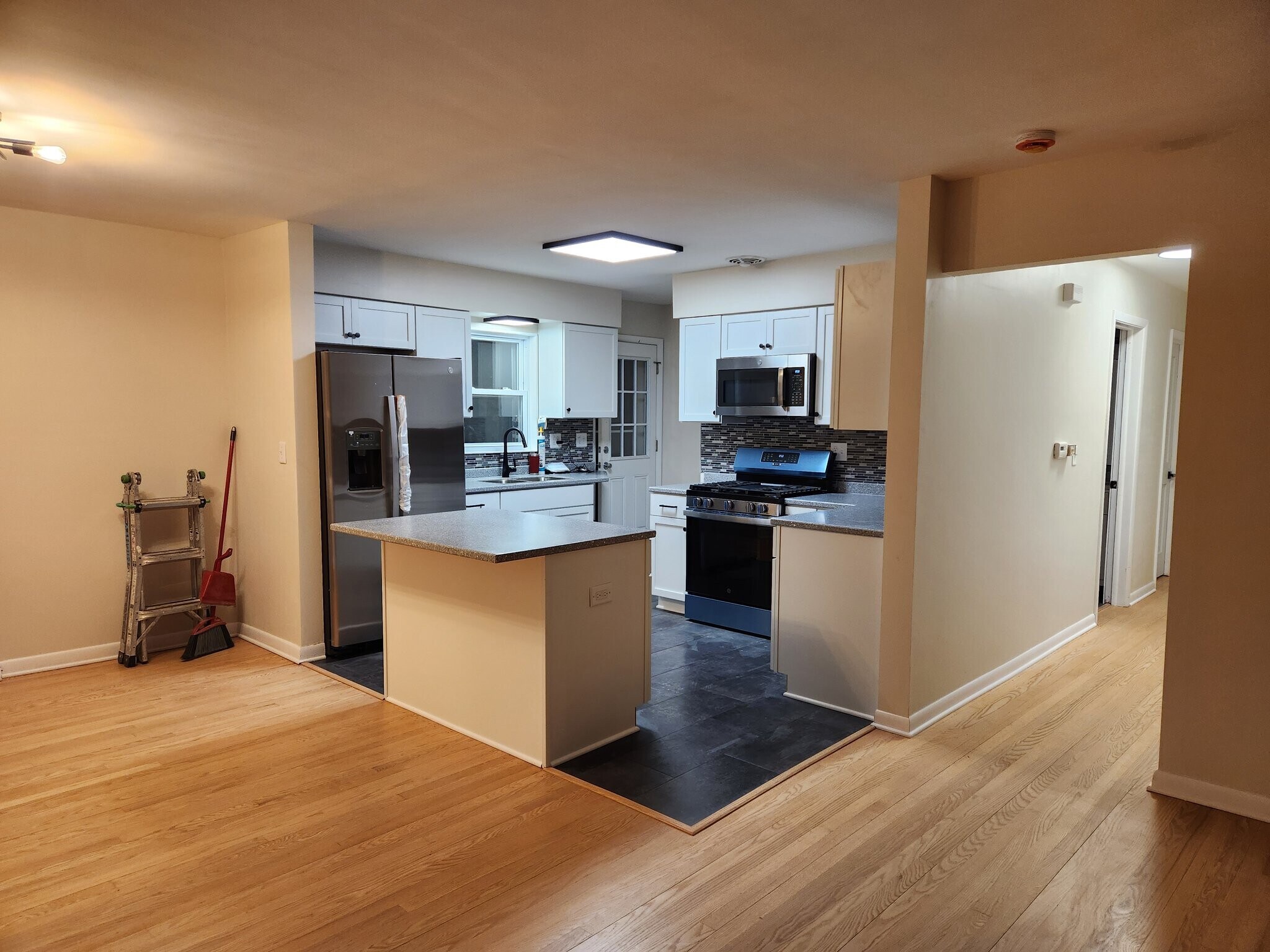 Building Photo - 33 Cranbrook Dr