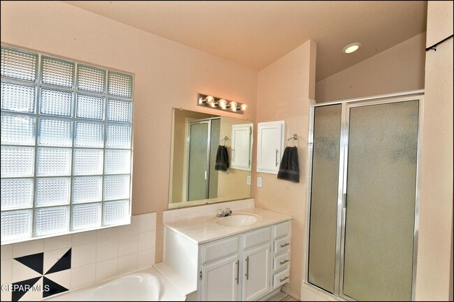 Building Photo - 1416 Stone Canyon Way