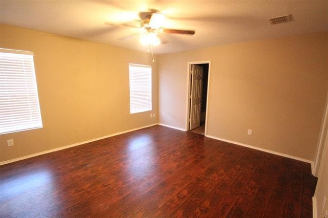 Building Photo - 2743 Hacienda Lake Dr