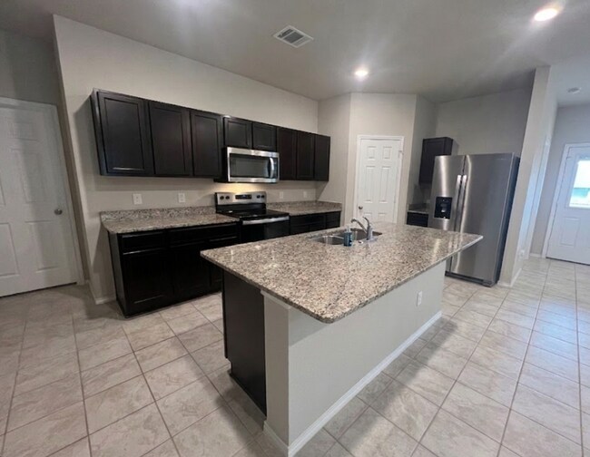 Building Photo - AVAILABLE JUNE 3RD ; APPLY ON OUR WEBSITE TODAY!!