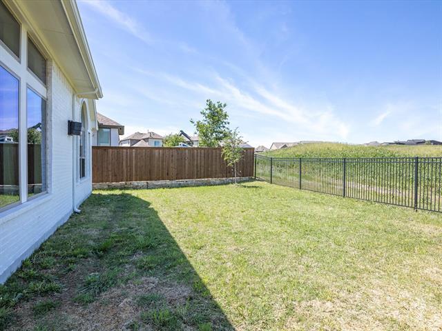 Building Photo - 2156 Domingo Dr