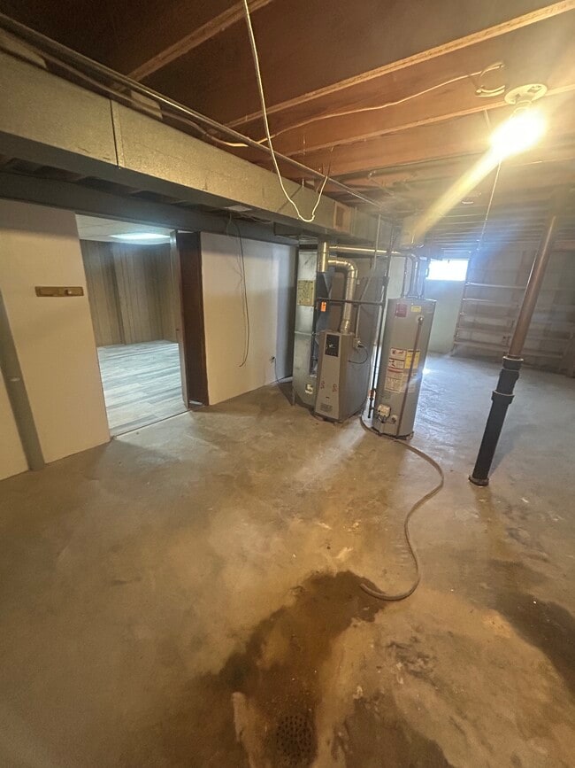 Building Photo - 831 Tilbury Dr