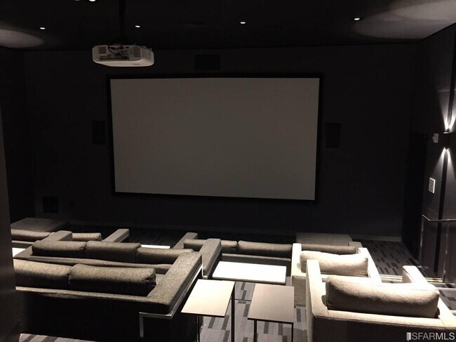 Building Photo - 338 Main St