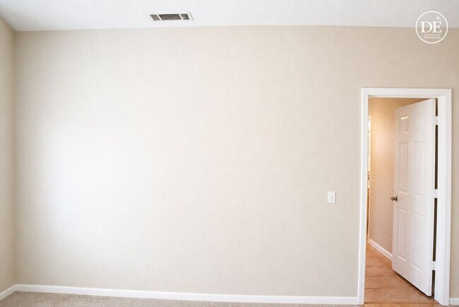 Building Photo - 565 Lands End Way
