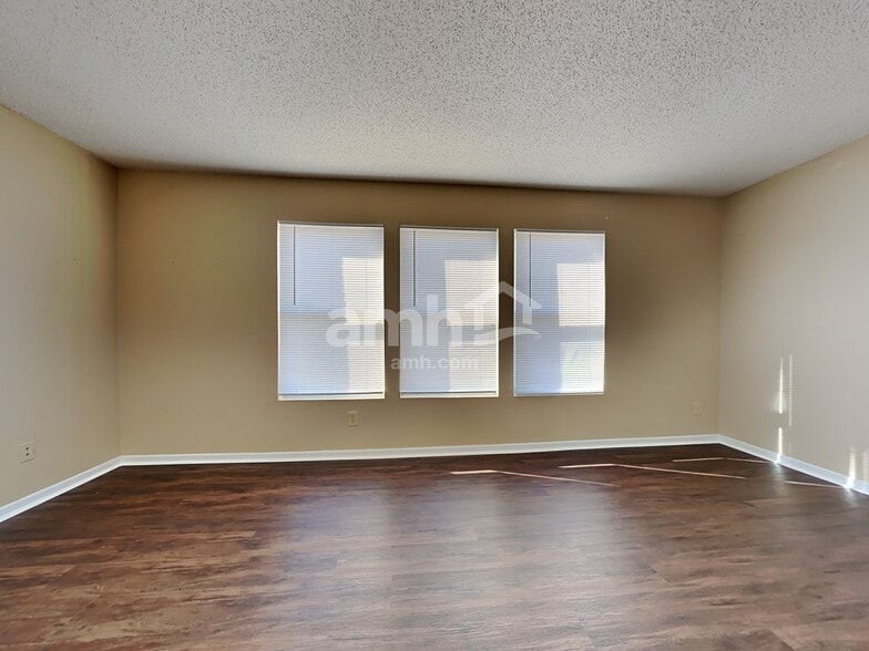 Building Photo - 936 Shenandoah Way