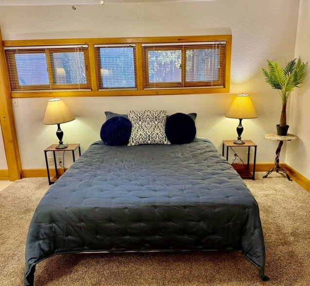 Building Photo - 528 W Columbia St