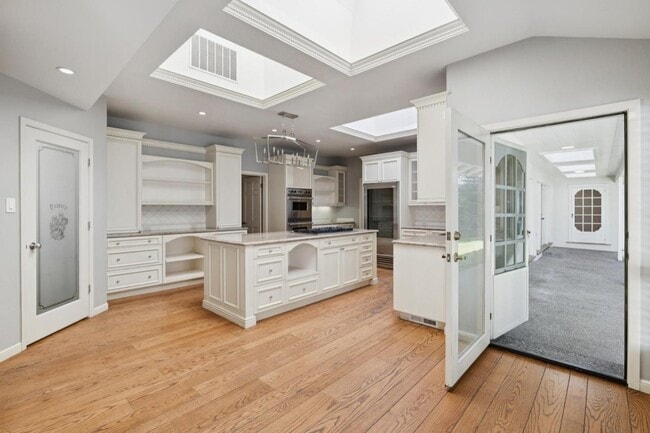 Building Photo - 216 Valparaiso Ave