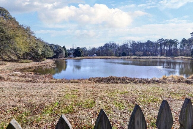 Building Photo - Lovely Home in Seaford