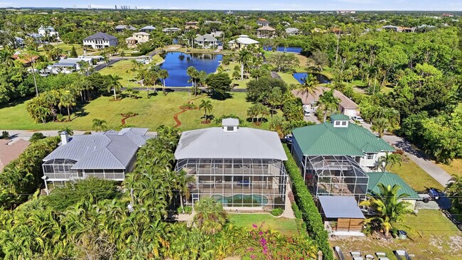 Building Photo - 3011 Pine Tree Dr