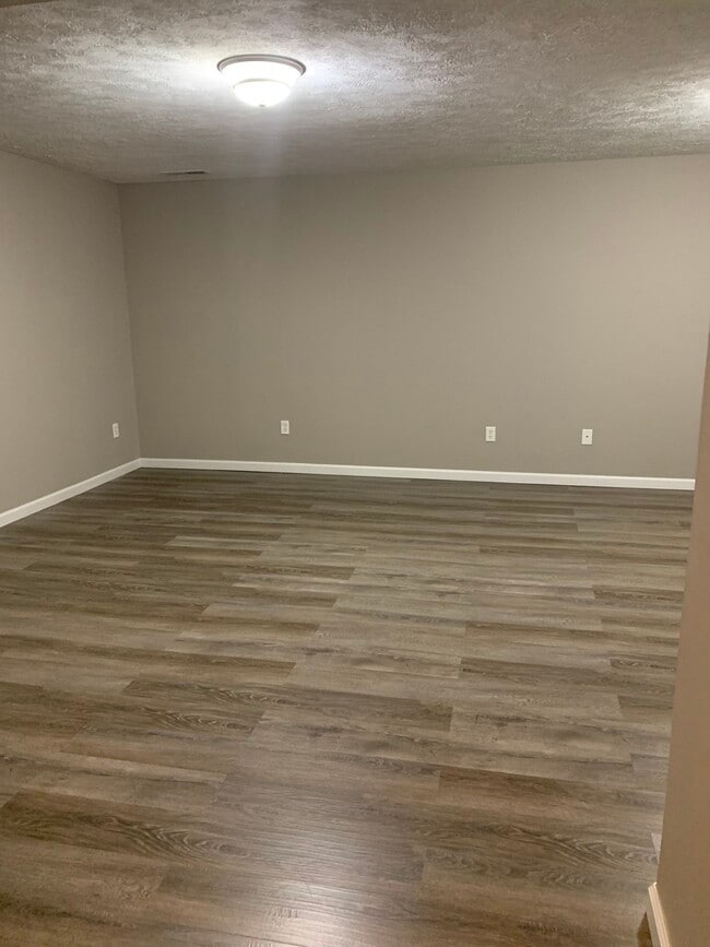 Building Photo - 1116 Doral Dr