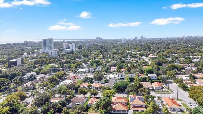 Building Photo - 443 SW 21st Rd