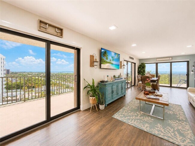 Building Photo - 10044 S Ocean Dr