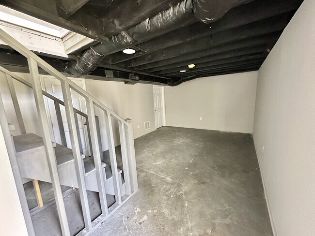 Building Photo - 7824 Rugby Ct