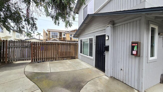 Building Photo - 542-546 3rd St