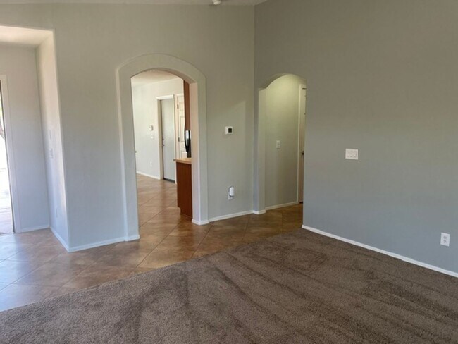 Building Photo - 7184 S Mission Springs Dr