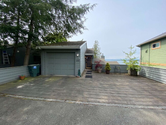 Building Photo - Breathtaking 2-Bed Condo Retreat with Spac...