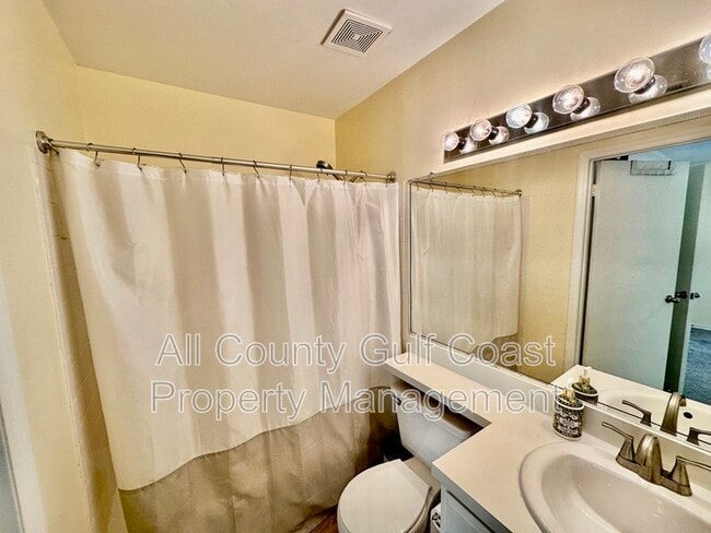 Building Photo - 4024 Crockers Lake Blvd