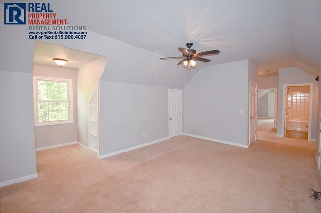 Building Photo - Amazing 4 bd 3 bath home! Fenced-in yard, Attached garage and Bonus room, washer & dryer included!