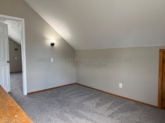 Building Photo - 413 22nd St S