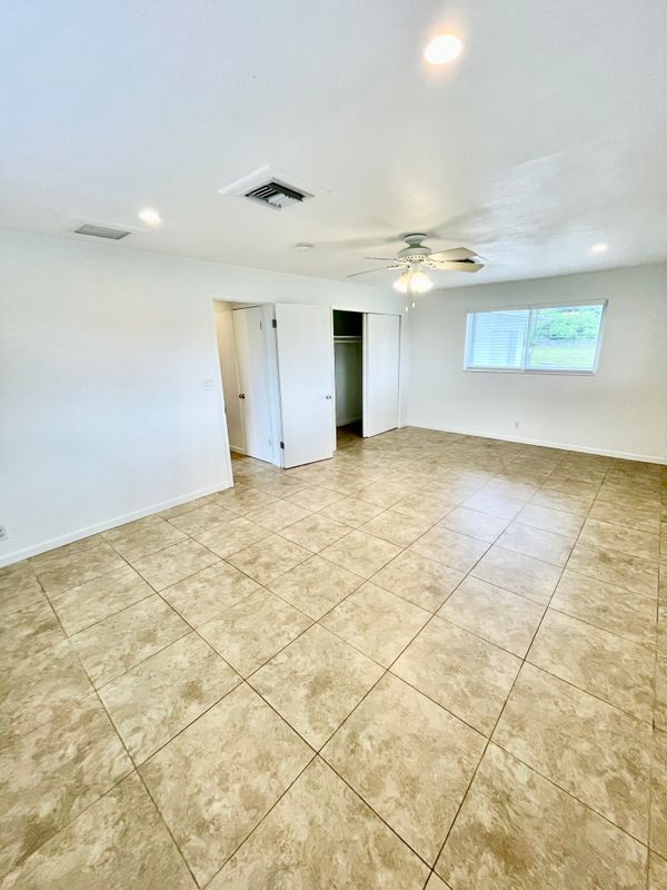 Building Photo - 4430 W Broward Blvd