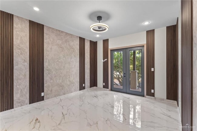 Building Photo - 24 S 5th St