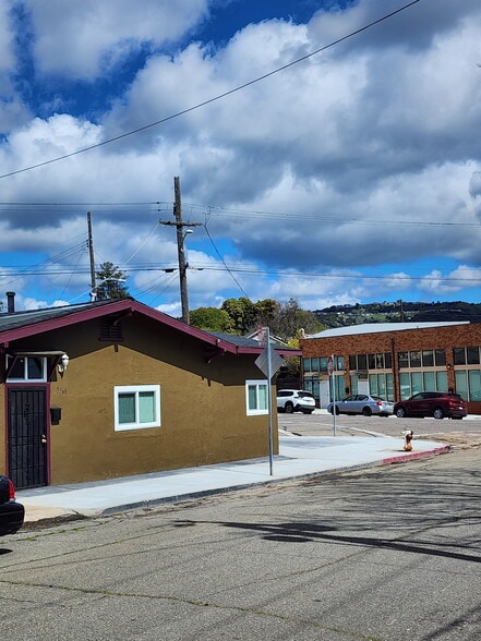 Building Photo - 5361 Trask St