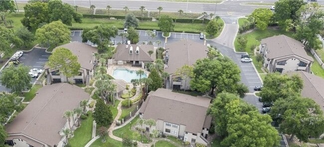 Building Photo - Beautiful Remodeled Winter Park 2/2 Condo for Rent in Front of Full Sail.