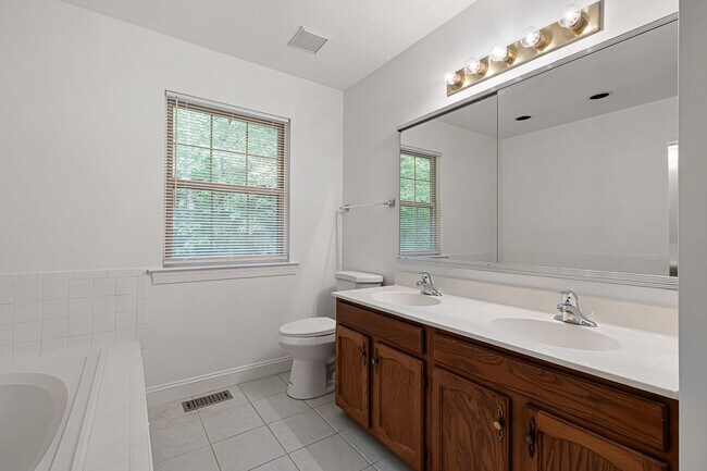 Building Photo - Stylishly Updated 4BR Home in Convenient Bear Location