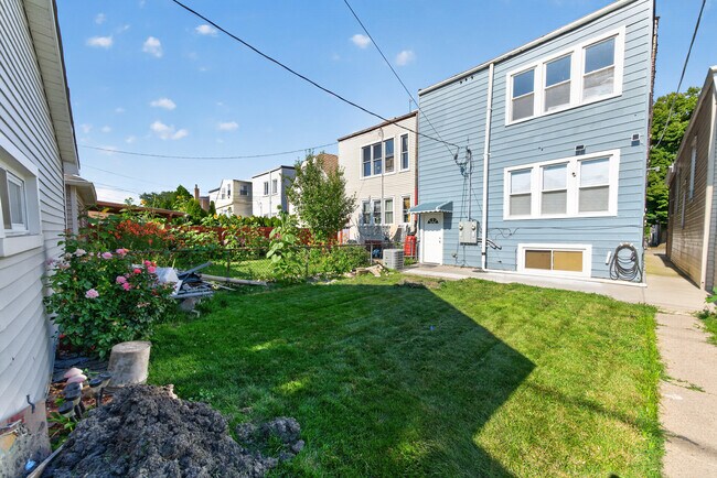 Building Photo - 1234 S 49th Ave