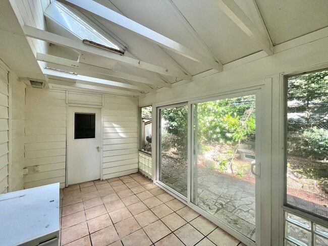 Building Photo - Great House for Rent