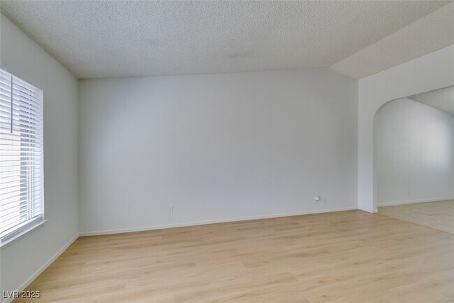 Building Photo - 5656 Maceta Ave