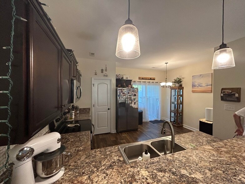Building Photo - 408 Justice Farm Dr