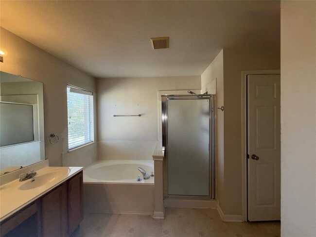 Building Photo - 1124 Winding Creek Pl