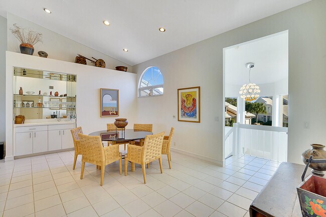 Building Photo - 2703 Captains Way