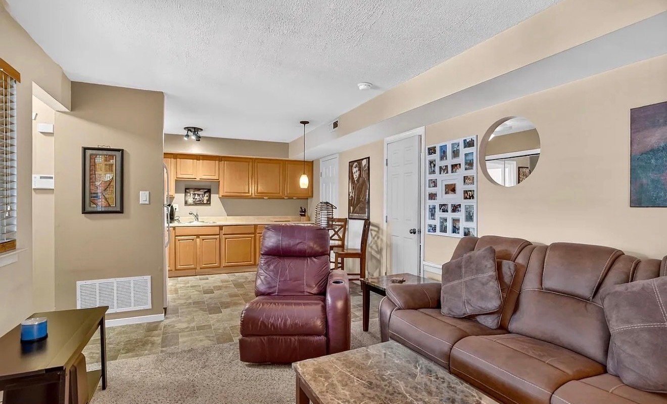 Building Photo - 903 Berwyck Ct