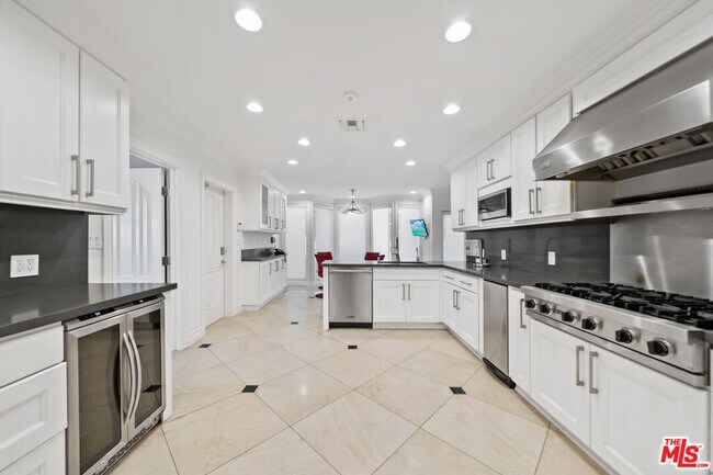 Building Photo - 16221 Elisa Pl